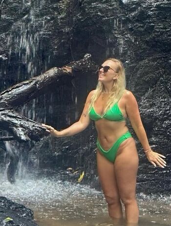 Full leaked Redglassesgirl private onlyfans photo