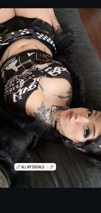 Full leaked Redroomromance private onlyfans photo