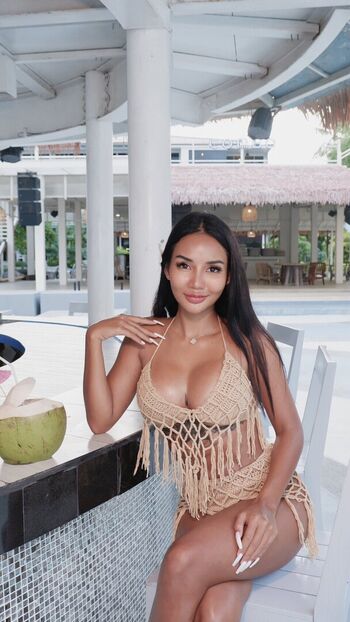 Full leaked Reeno ploy private onlyfans photo