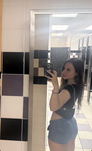 Full leaked Reina medina page private onlyfans photo