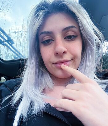 Full leaked Rem sakmar private onlyfans photo