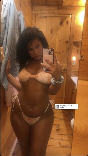 Full leaked Ressonancee private onlyfans photo