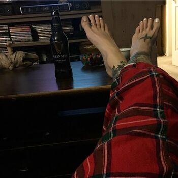 Full leaked Retired foot model private onlyfans photo