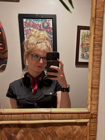 Full leaked Retro wannabe private onlyfans photo