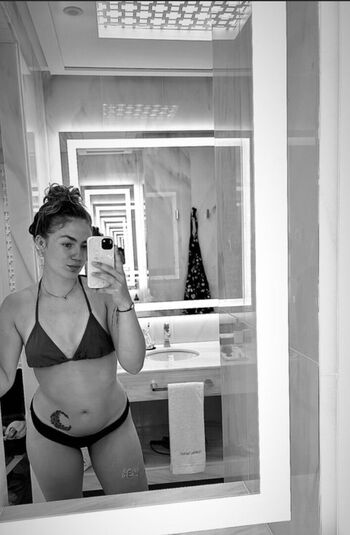 Full leaked Rewen private onlyfans photo