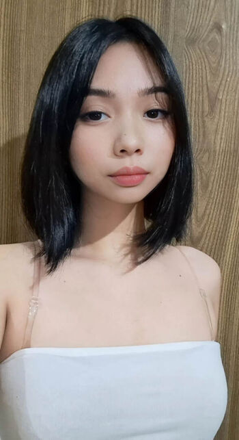 Rhioenna Lim
