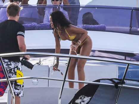 Full leaked Rihanna  page private onlyfans photo