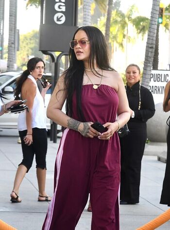 Full leaked Rihanna  page private onlyfans photo