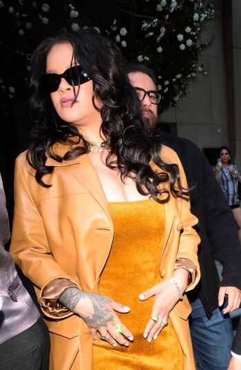 Full leaked Rihanna page private onlyfans photo