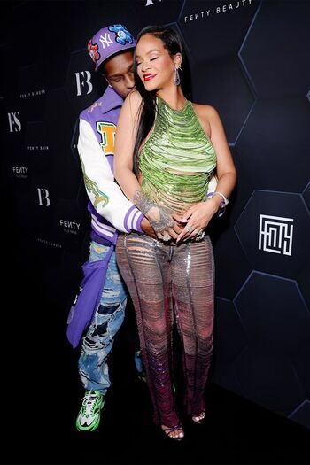 Full leaked Rihanna page private onlyfans photo