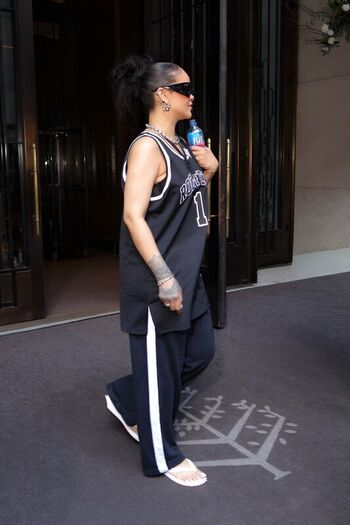 Full leaked Rihanna private onlyfans photo