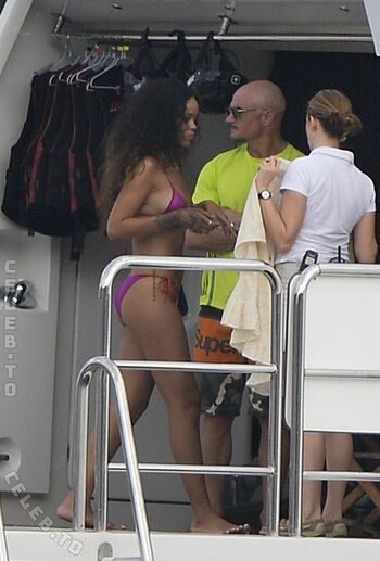 Full leaked Rihanna page private onlyfans photo