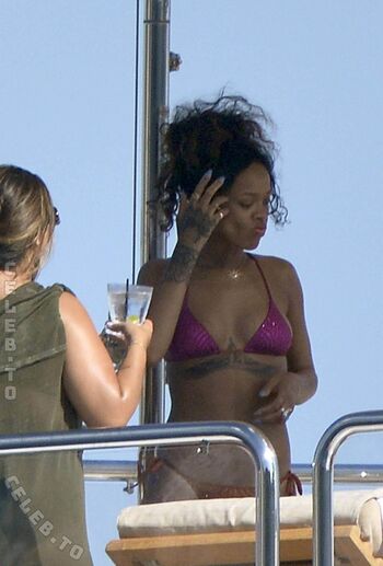 Full leaked Rihanna  page private onlyfans photo
