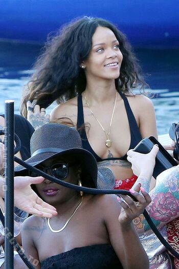 Full leaked Rihanna  page private onlyfans photo