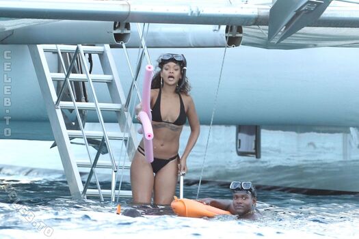 Full leaked Rihanna  page private onlyfans photo