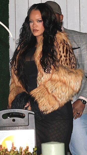 Full leaked Rihanna  page private onlyfans photo