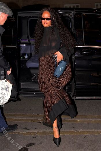 Full leaked Rihanna  page private onlyfans photo