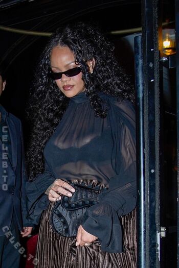 Full leaked Rihanna  page private onlyfans photo