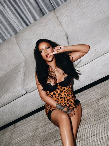 Full leaked Rihanna  page private onlyfans photo