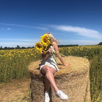 Full leaked Rileybluebell private onlyfans photo