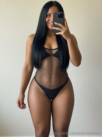 Full leaked Rocinnamon private onlyfans photo