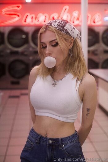 Full leaked Rolyatistaylor  page private onlyfans photo