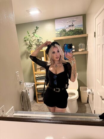Full leaked Rolyatistaylor private onlyfans photo