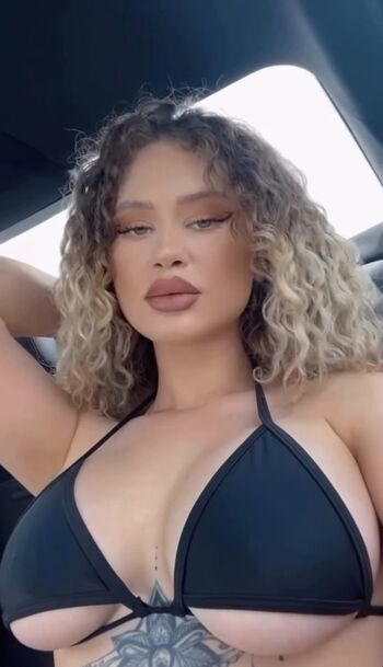 Full leaked Romanian girls page private onlyfans photo