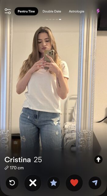 Full leaked Romanian girls private onlyfans photo