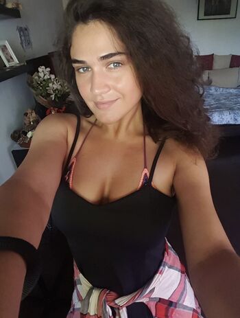 Full leaked Romanian girls page private onlyfans photo