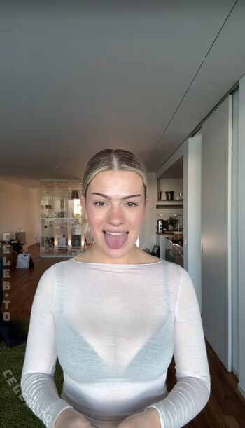 Full leaked Romina jana private onlyfans photo