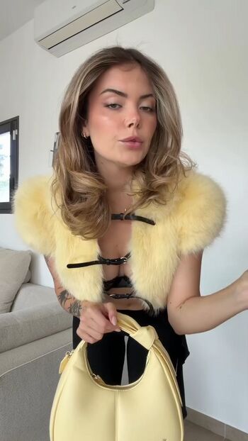 Full leaked Romy french youtuber private onlyfans photo