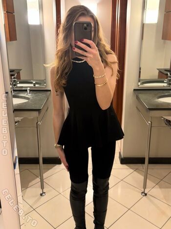 Full leaked Romyxxs private onlyfans photo