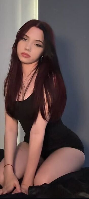 Full leaked Roniira private onlyfans photo