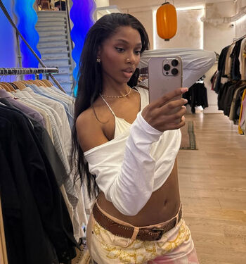 Full leaked Ronisia private onlyfans photo