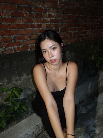 Full leaked Roobeeeq private onlyfans photo