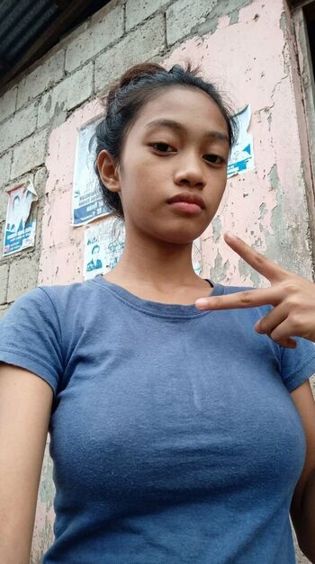 Full leaked Roomofnaomi private onlyfans photo