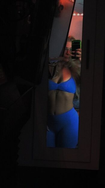 Full leaked Rorapickles private onlyfans photo