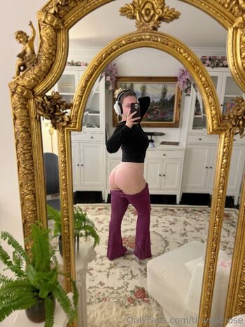 Full leaked Roseasmr private onlyfans photo
