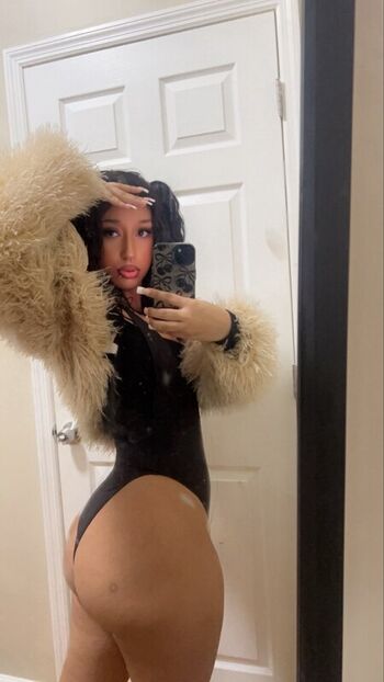 Full leaked Roseonlean private onlyfans photo