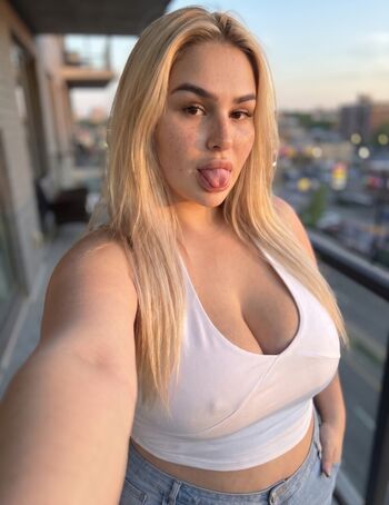 Full leaked Rosiccaa private onlyfans photo