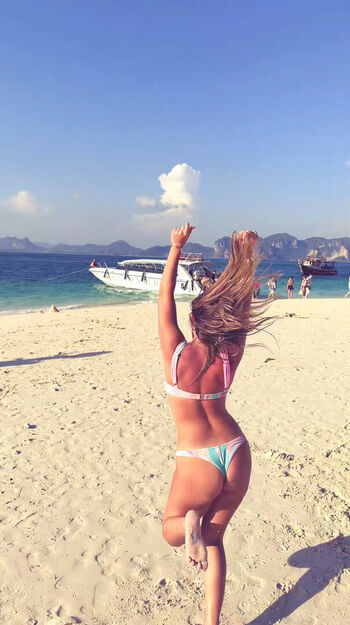 Full leaked Rosie mcclelland page private onlyfans photo