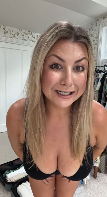 Full leaked Rosie ramsey private onlyfans photo