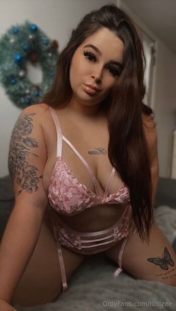 Full leaked Rosizee page private onlyfans photo