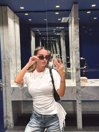 Full leaked Rossela janina page private onlyfans photo