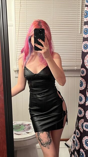 Full leaked Rottedgoth private onlyfans photo