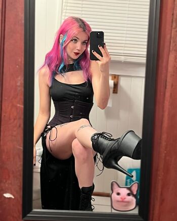 Full leaked Rottedgoth private onlyfans photo