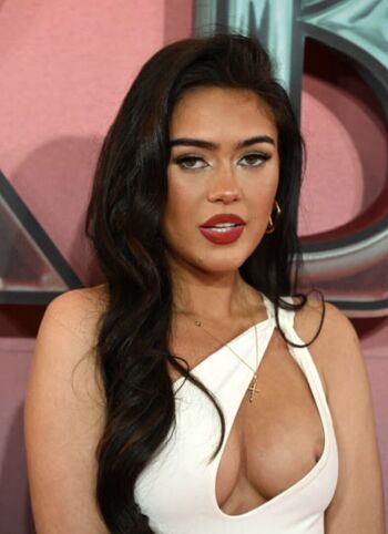 Full leaked Roxanarosuu private onlyfans photo