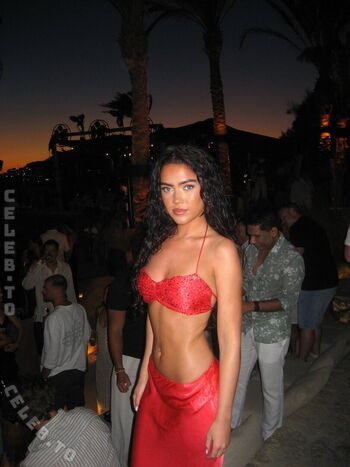 Full leaked Roxanarosuu private onlyfans photo