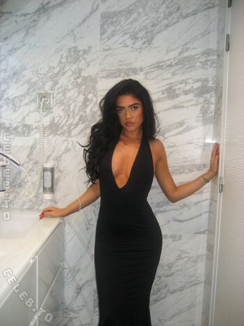 Full leaked Roxanarosuu page private onlyfans photo